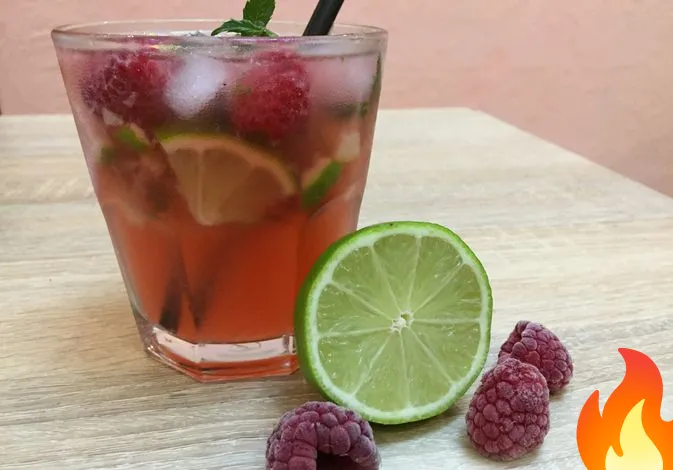 Постер Безалкогольный коктейль "Мохито" с малиной