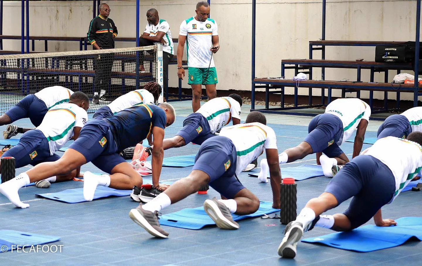 Illustration - Lions Indomptables : la rédemption commence dans un gymnase d'hôtel à Yaoundé