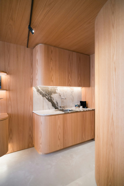 Aménagement de cuisine en bois sur mesure réalisé par un ébéniste à Montréal