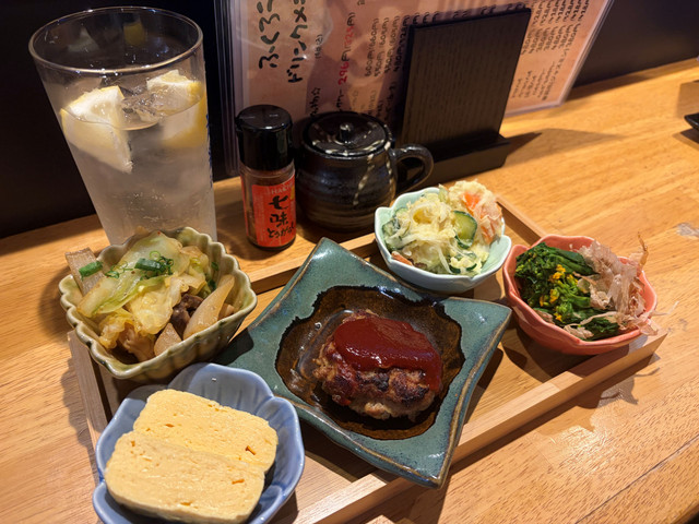 その酒飲みふくろうは隠れ家に