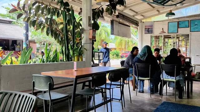 Ombok Cherating Surf Cafe4.webp