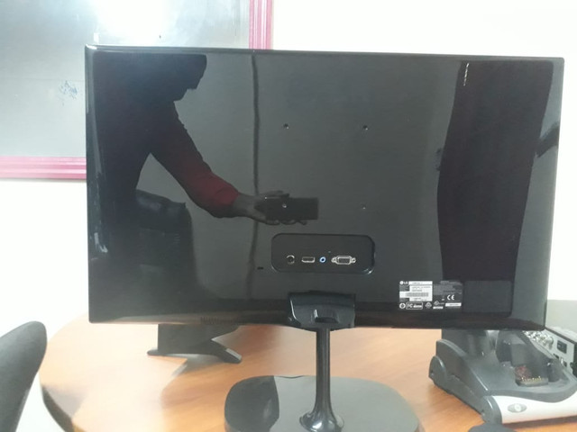 monitor-back
