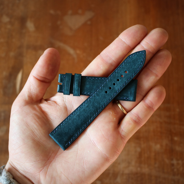  [TUTORIEL] Fabriquez vous-même votre bracelet en cuir - Page 17 IMG-4691