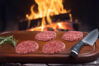 Hertburger Edelhert - Barbecue hertenvlees - Barbecuevlees van de boer thuisbezorgd - Vleeskopenbijdeboer.nl