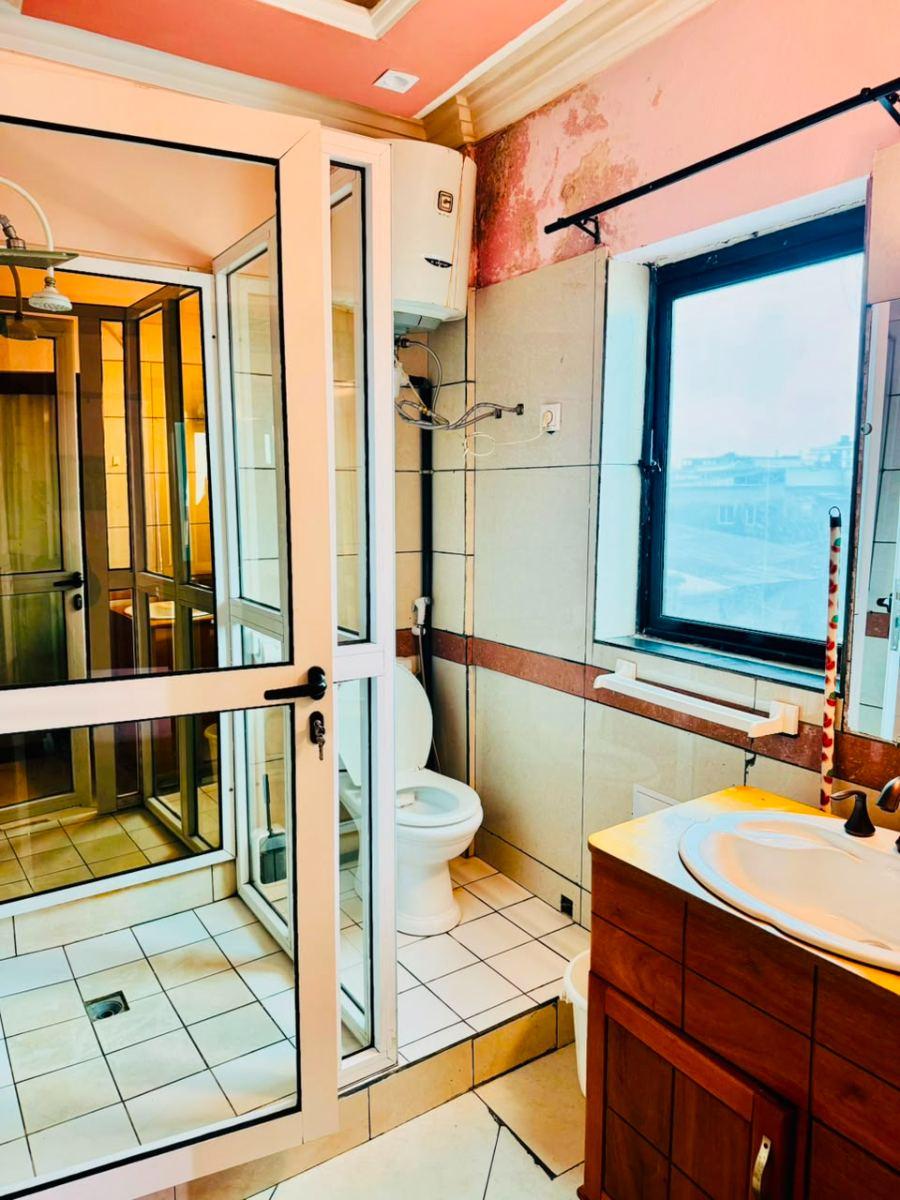 Chambre meublée à louer à Douala - 11000 FCFA/Jour