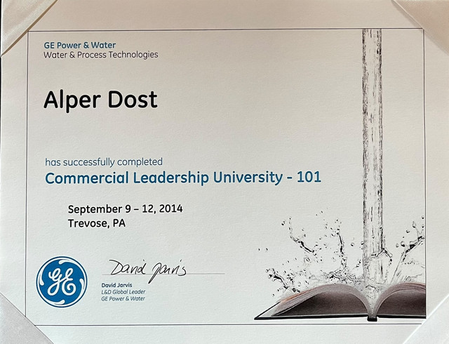 Com Lead Uni 2014.jpg