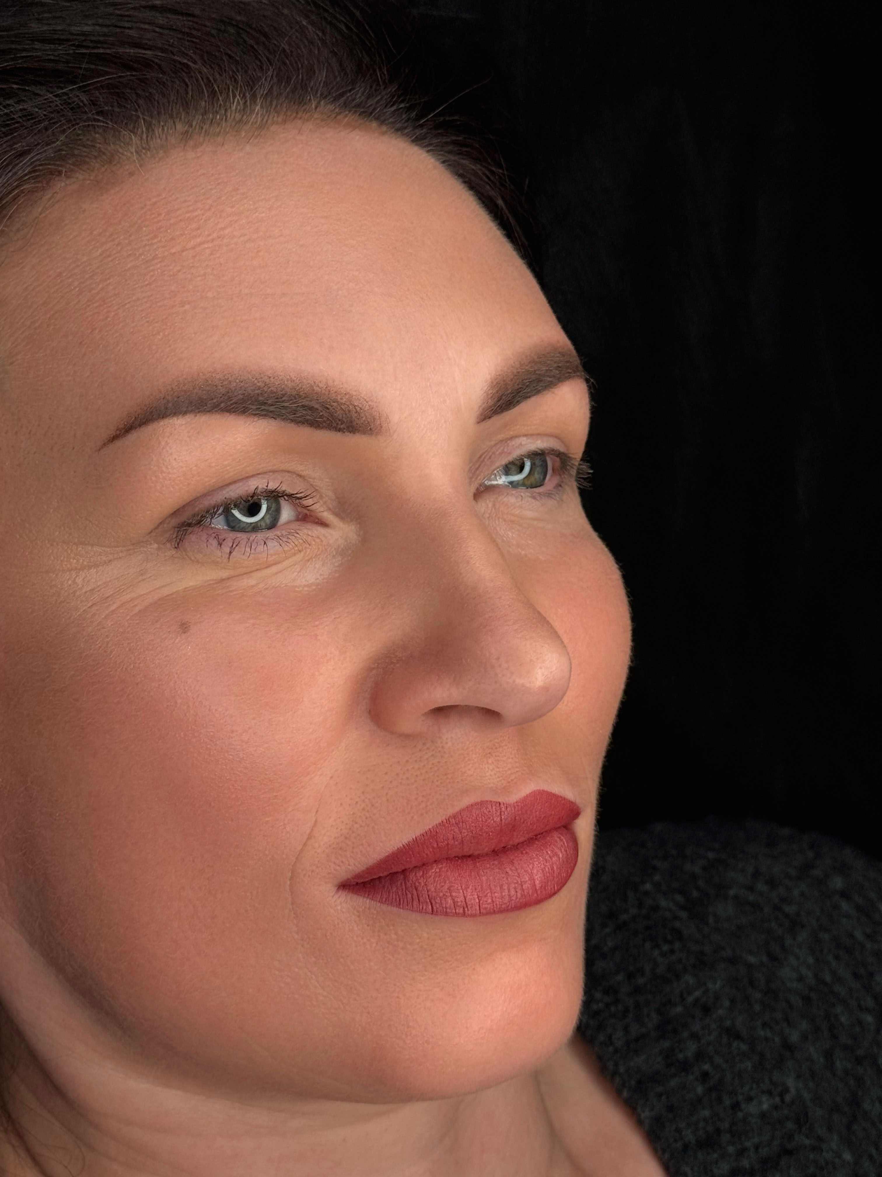 Permanent eyebrow makeup result 01