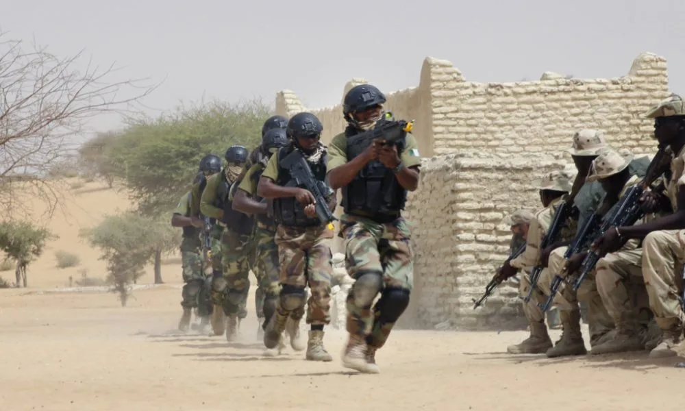 Illustration - Au Niger, une colonne de mercenaires à moto a suffi à révéler les failles de l'armée à Fartel