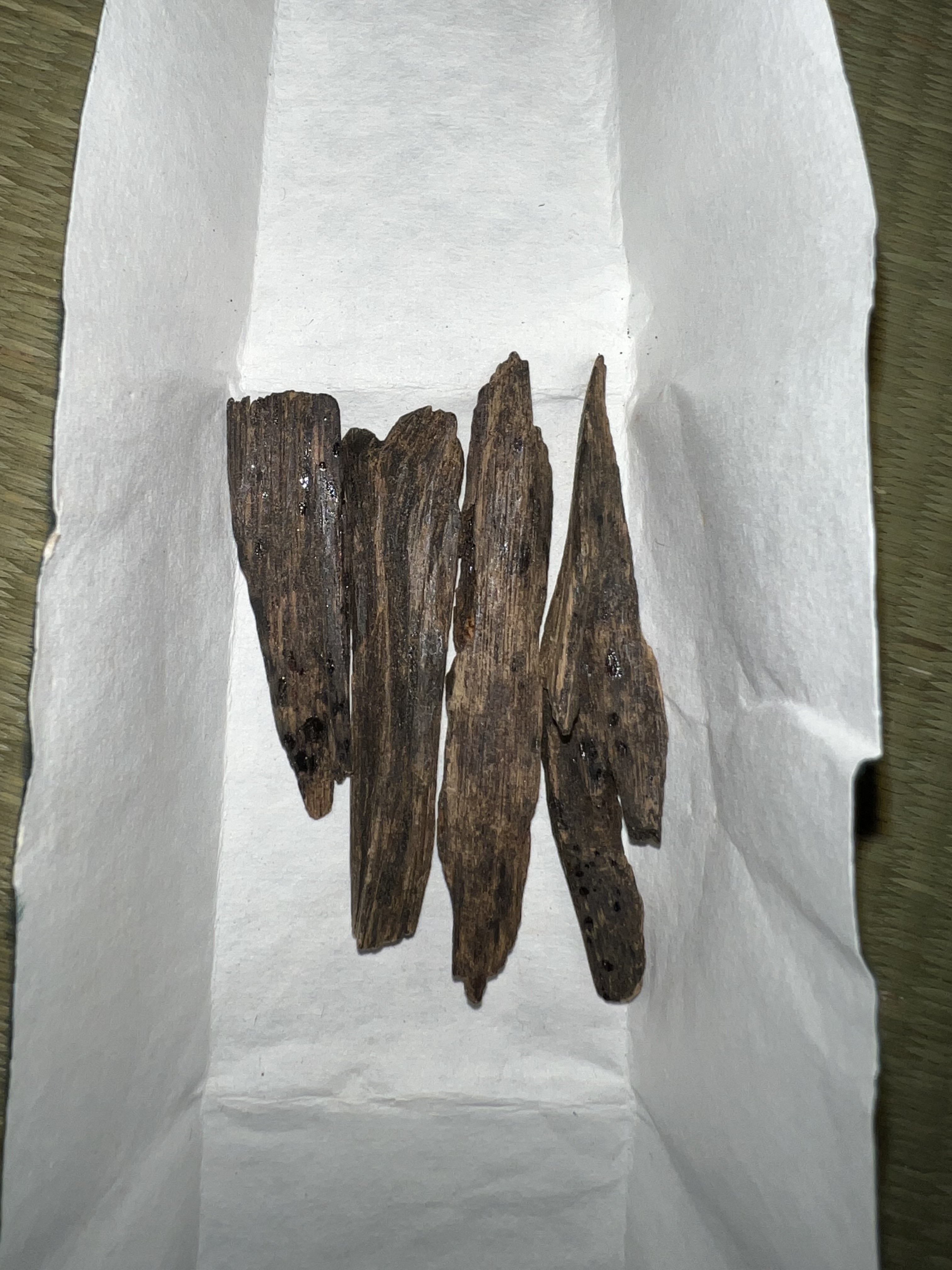 [Ouddict.com] Oud Photos