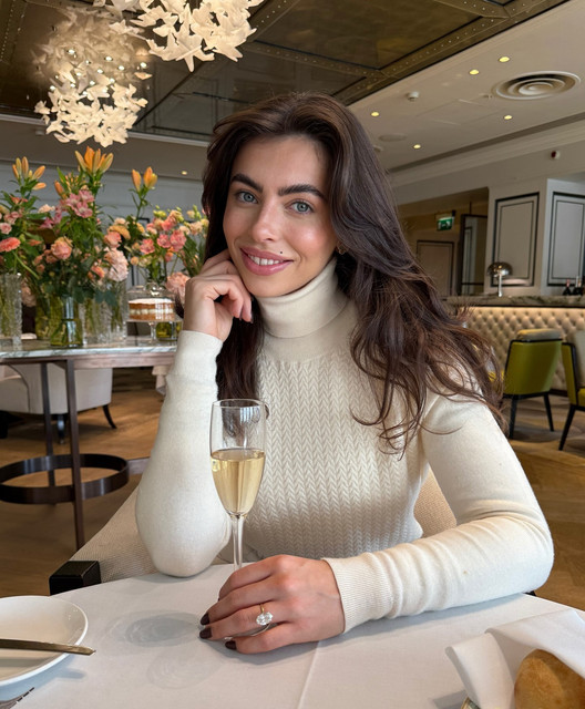 Francesca-Allen-Wallpapers-Insta-Fit-Bio-6.jpg