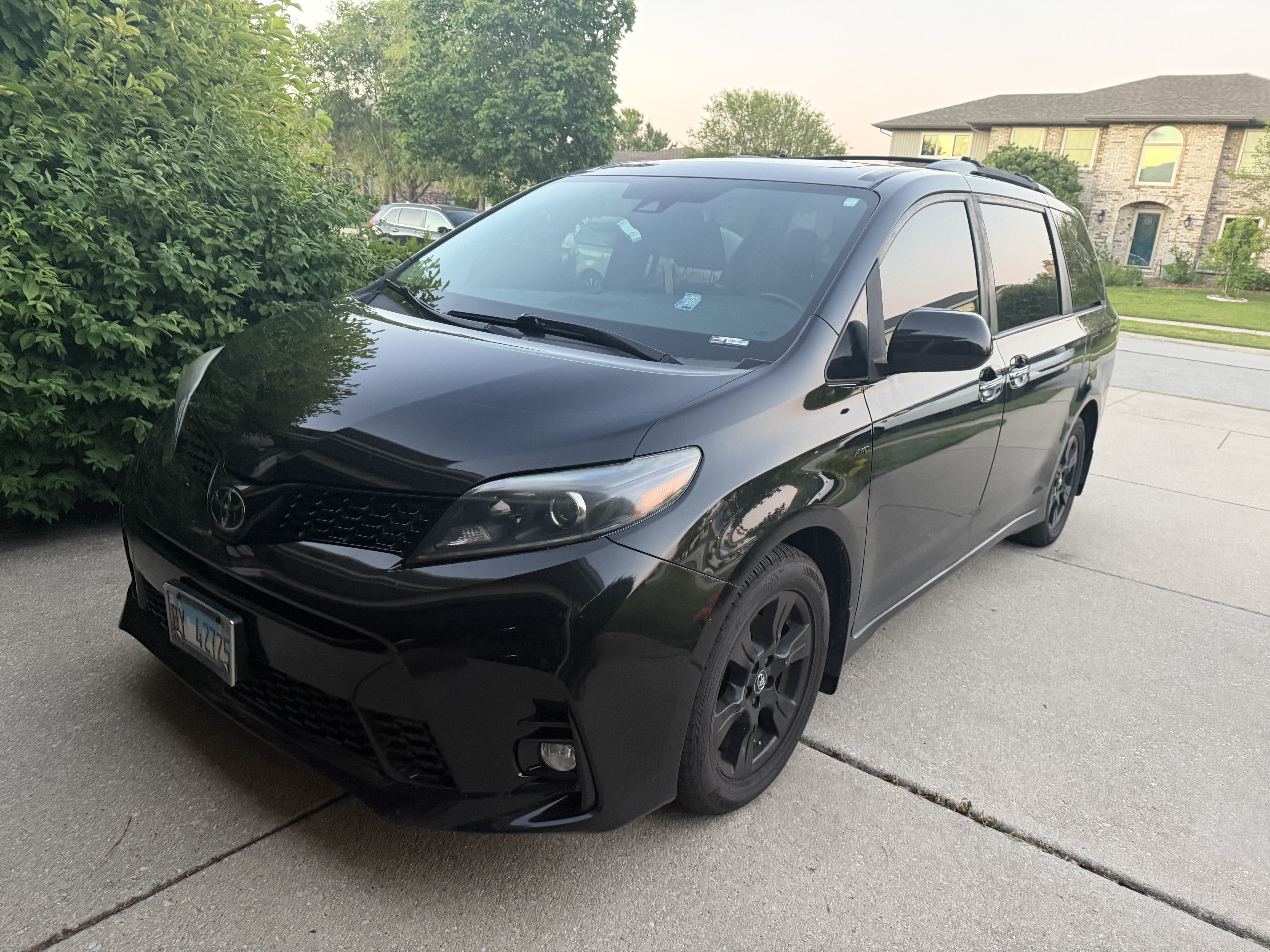 Black Toyota Sienna