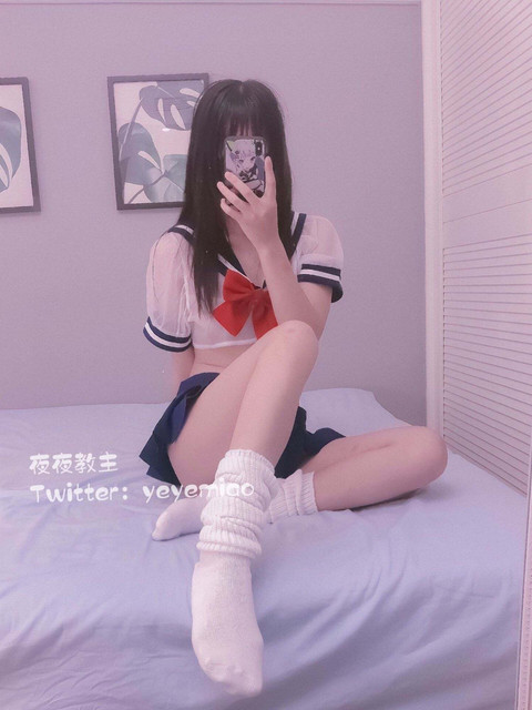 b45fa5eef59b949bfc1fb2487a823d97.jpg