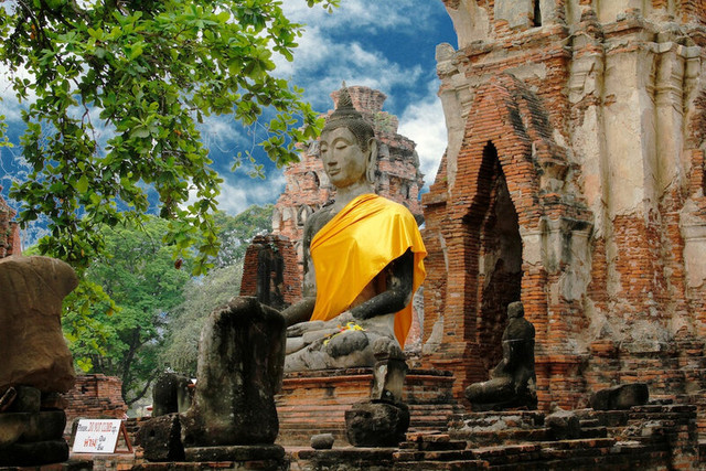 WAT-MAHATHAT-AYUTTHAYA-THAILAND