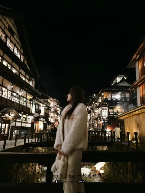 银山温泉街1.webp