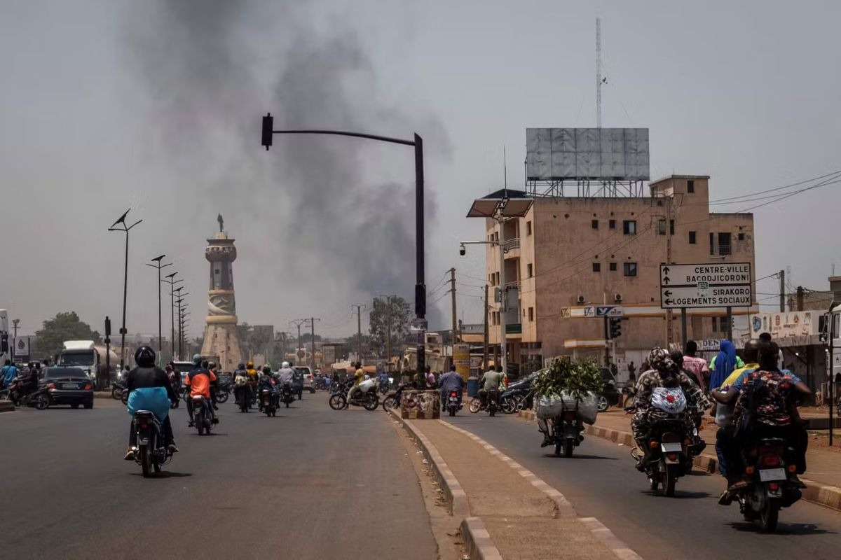 Illustration - Mali : l'interdiction des motos hors des grandes villes s'applique de façon très disparate, carburant, JNIM et quotidien rural en crise
