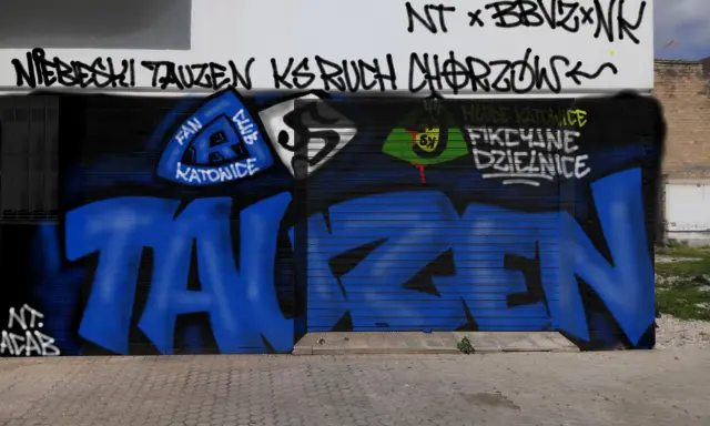 Graffiti artwork by vandald