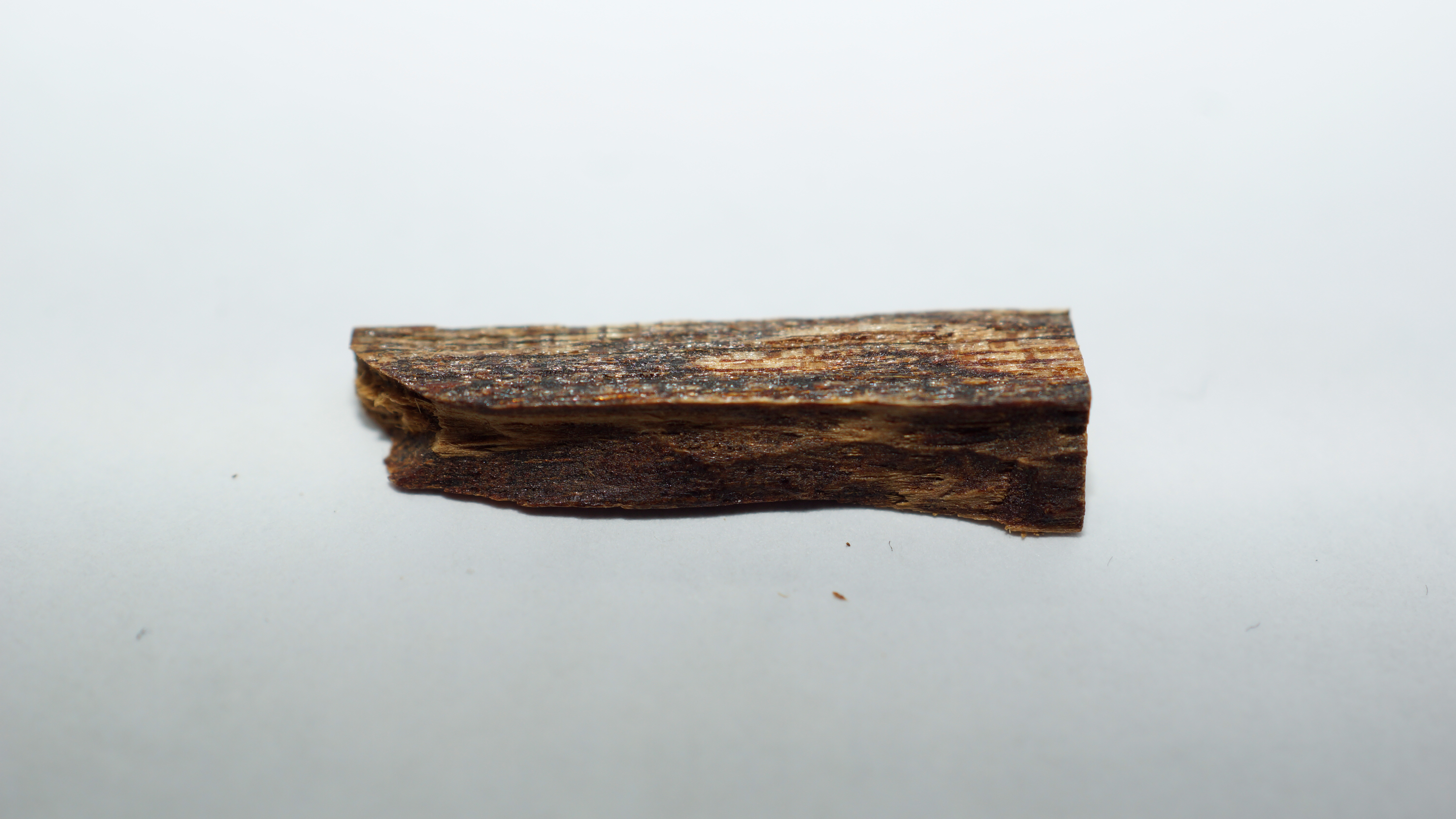 [Ouddict.com] Oud Wood