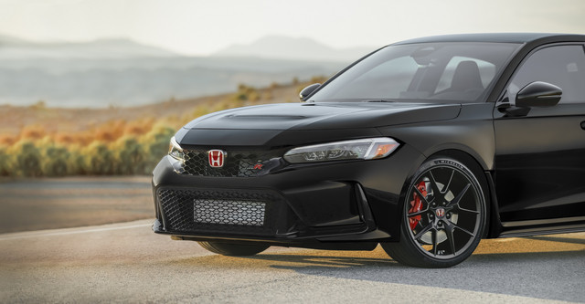 2023-Honda-Civic-Type-R-15
