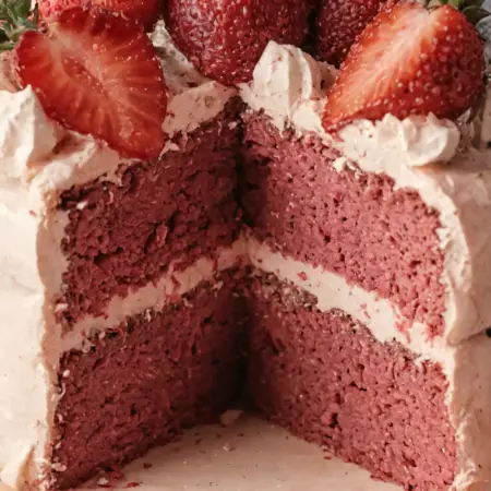 How to Make Delicious Mini Strawberry Cakes