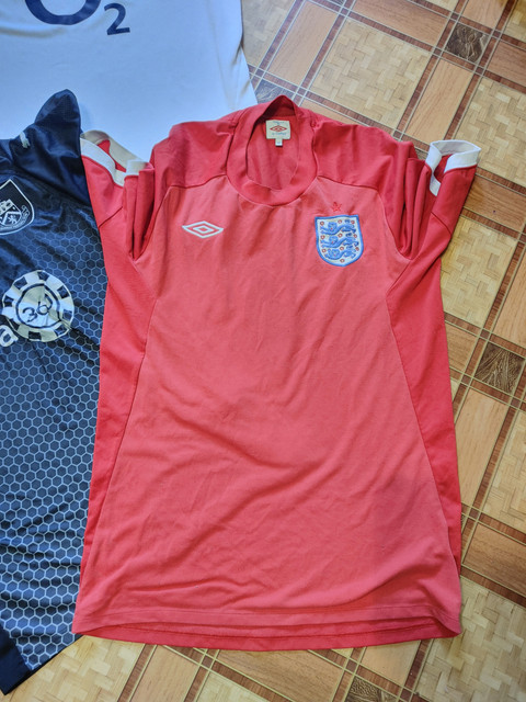england-10-away1