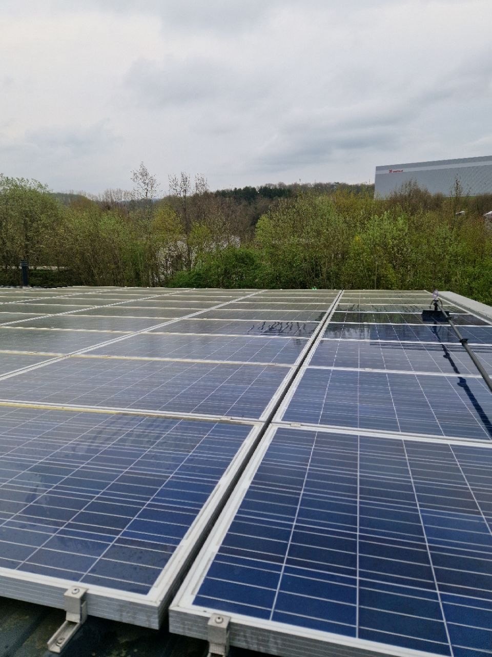 PV-Anlage einer Gewerbeimmobilie im Gewerbegebiet Elsenroth, Nümbrecht