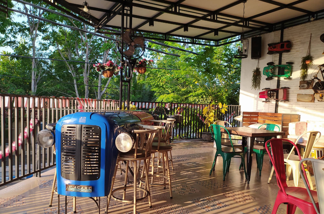 AAA Resto & Cafe