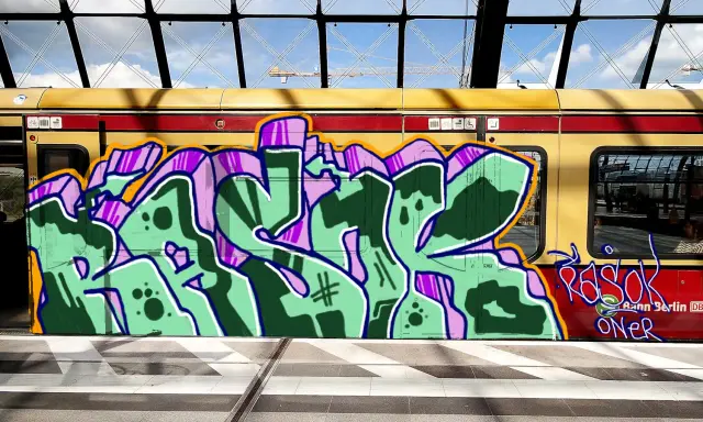 Graffiti artwork by ChromeBomber