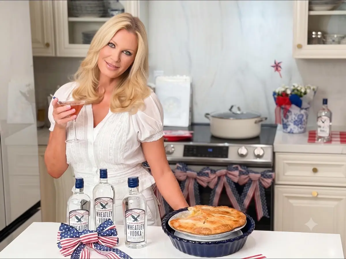 Sandra Lee Reveals the Secret to a Perfect Apple Pie