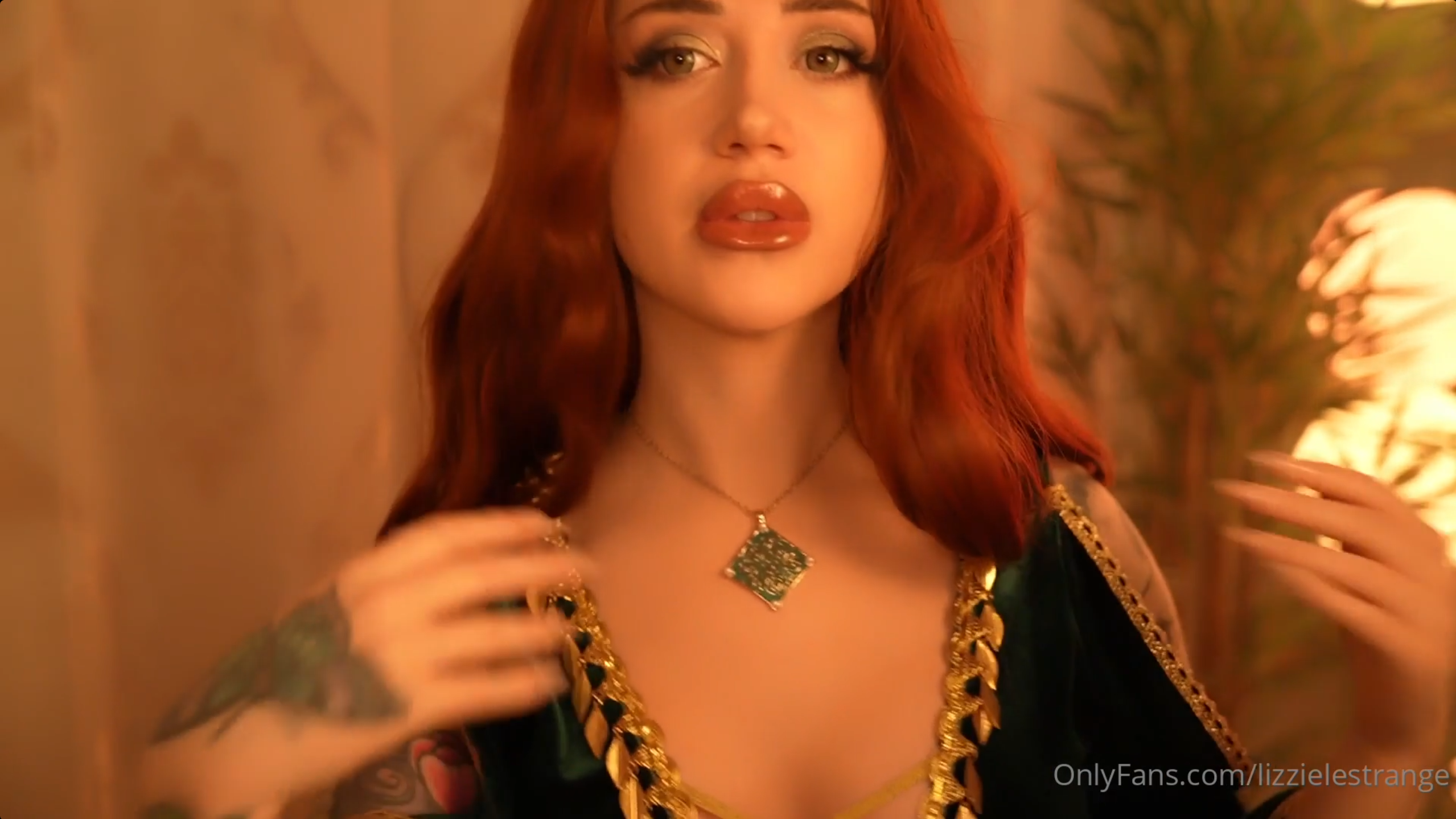 Mouthsounds ASMR [ Lizzielestrange ]