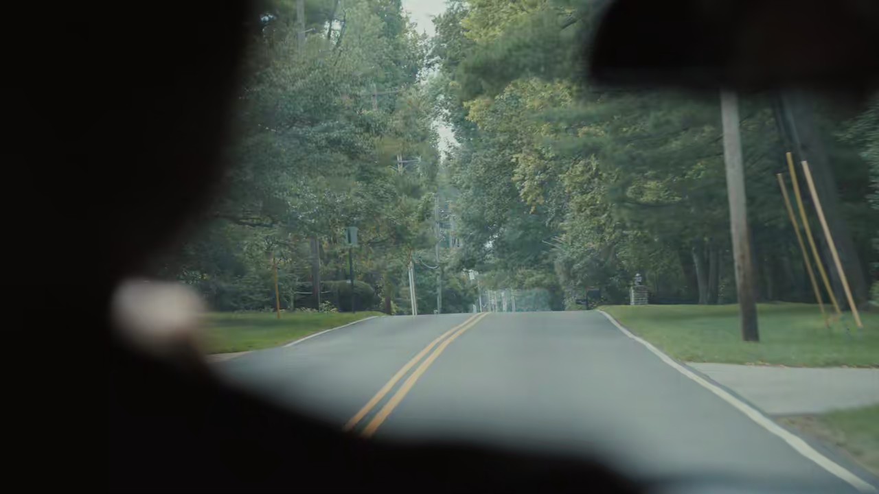 All the Empty Rooms (2025) NF.WEB-DL Hindi + English 720p 10bit HEVC HE-AAC 2.0 ESub CineVood.mkv.0001.jpg