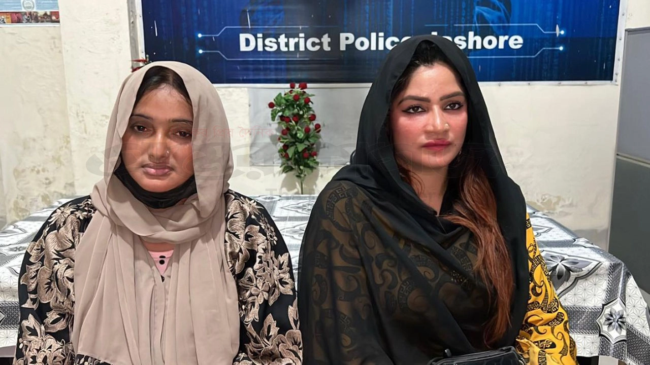 যশোরে ফেসবুকে বিভ্রান্তিকর পোস্ট, মুচলেকায় মুক্ত দুই কনটেন্ট ক্রিয়েটার