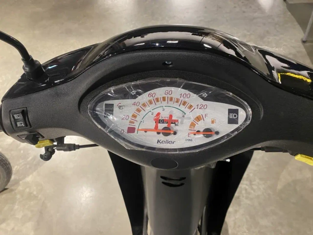 Moto Keller Crono Tunning 125 Negro de perfil