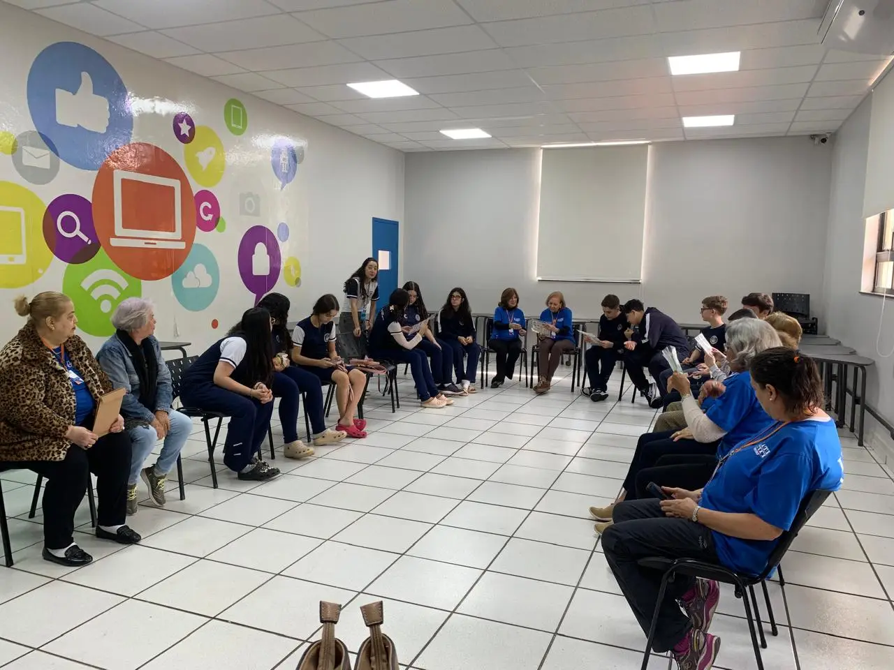 Interação Entre Alunas Da Uati E Alunos Do Csa