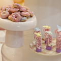 (61)