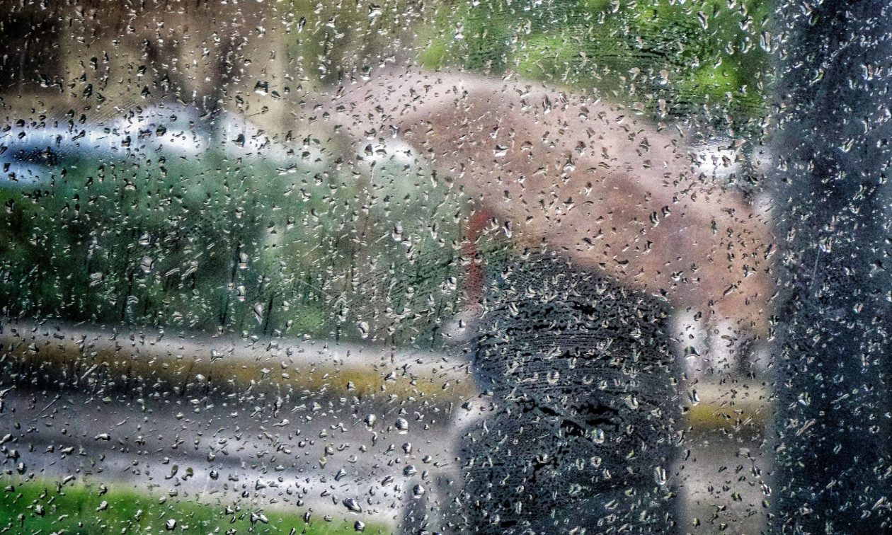 Αλλάζει ραγδαία ο καιρός – Αυξημένες βροχοπτώσεις και σημαντική πτώση της θερμοκρασίας