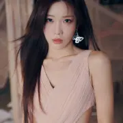 kim lip loona 1377427