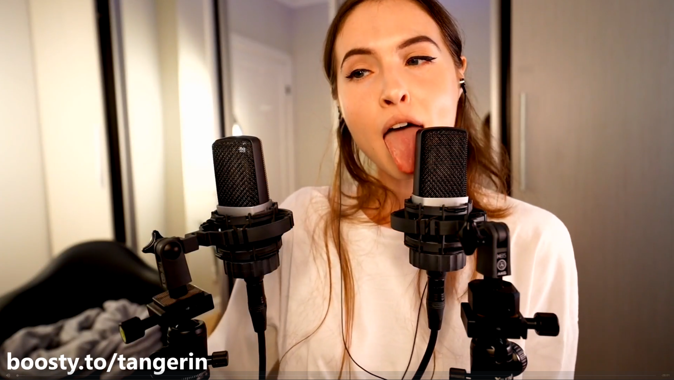 AKG Mic Licking [ Tangerin ]