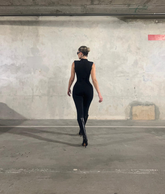 Cassandre-Davis-Wallpapers-Insta-Fit-Bio-1.jpg