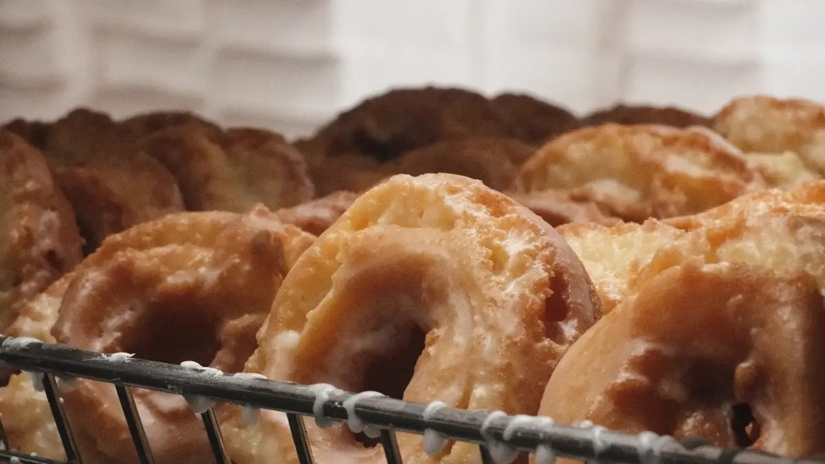 Detroit’s Dutch Girl Donuts Endures