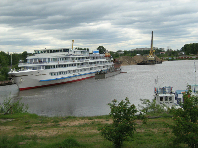 Суворов в Кимрах 2013 примерно.jpg