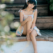 (02)
