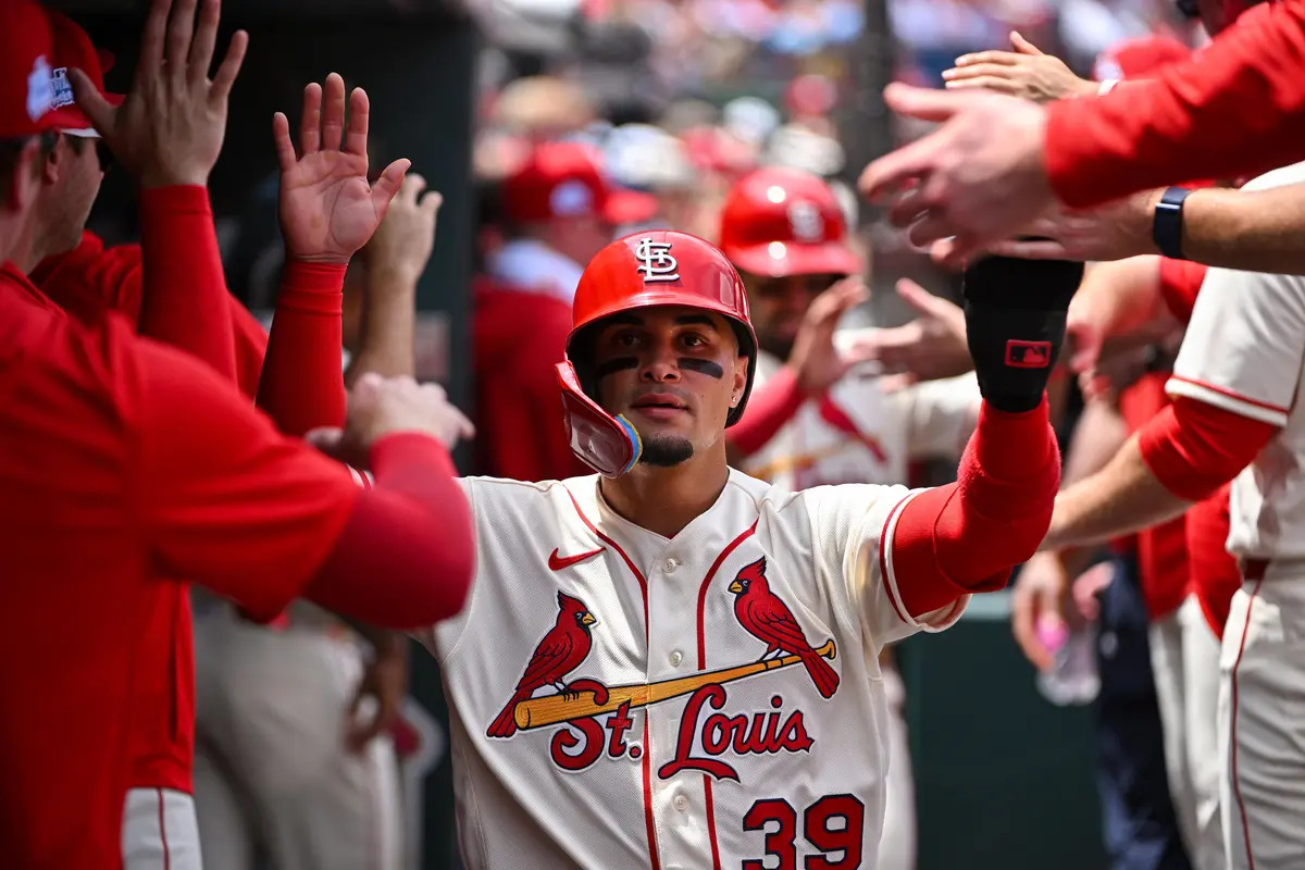 Cardinals Sweep Reds with Comeback Win