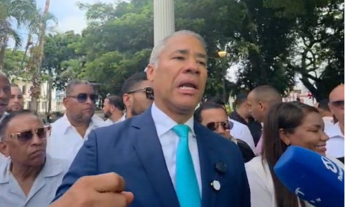 Andrés Cueto destaca logros del Gobierno al conmemorar el 163 aniversario de la Restauración de la República   .