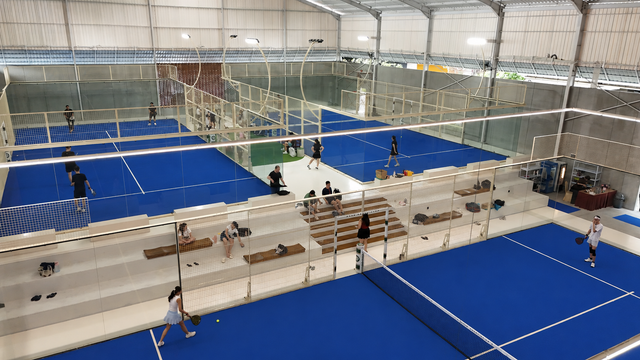 lapangan padel