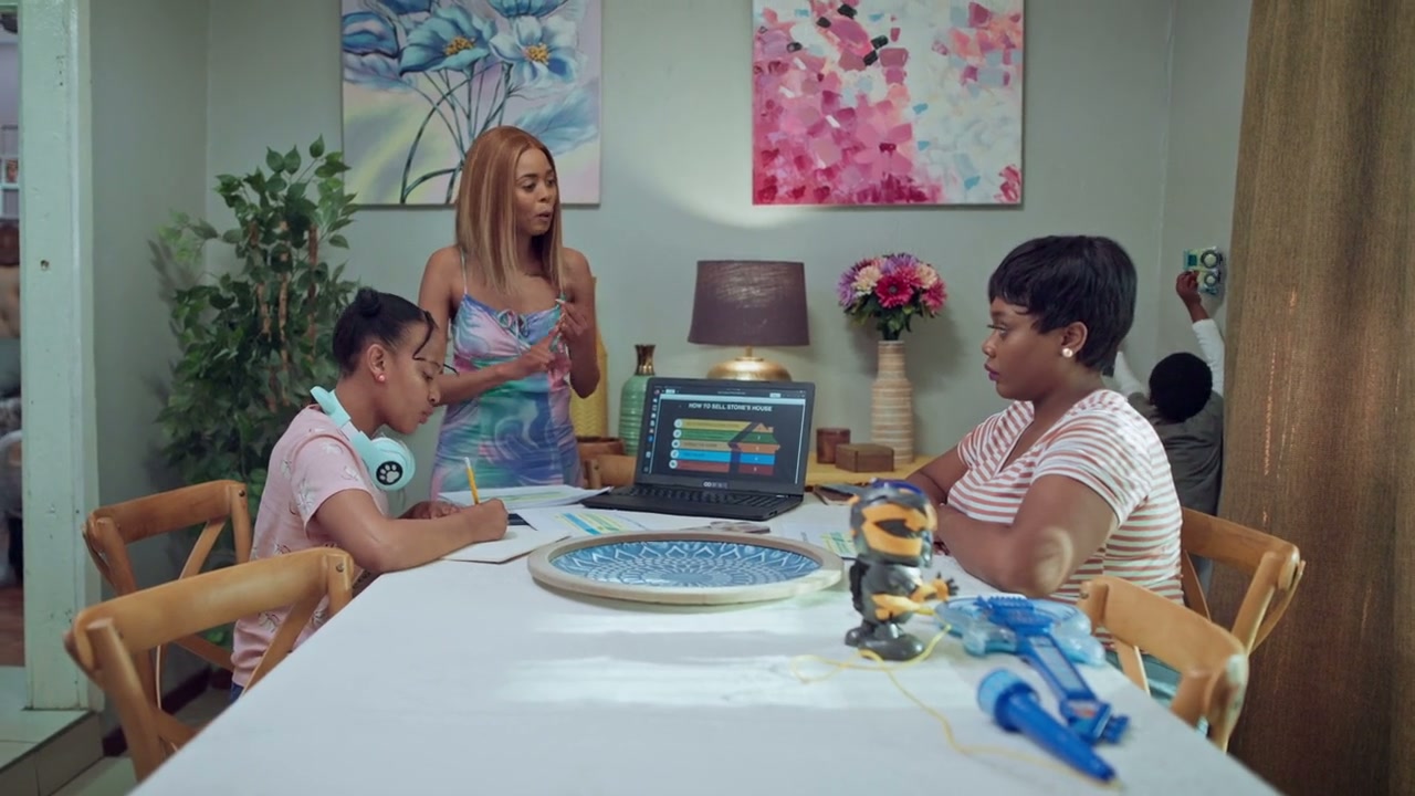 Real Estate Sisters Screenshot