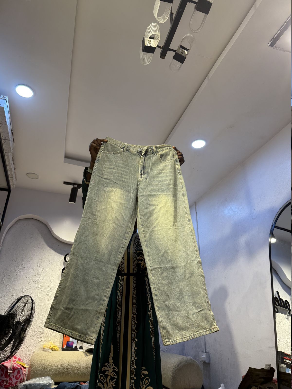 Waist 34