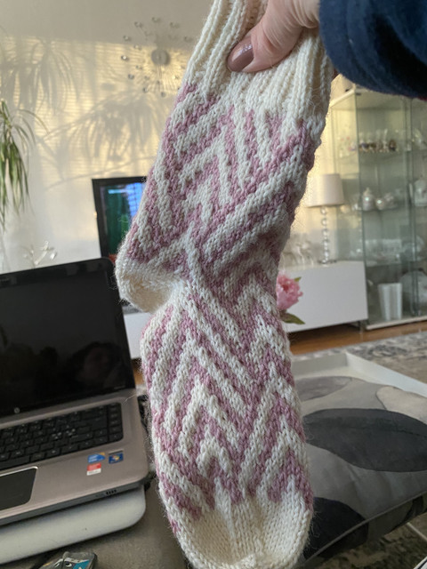 F9-F68918-6-AE7-41-E5-AFB2-4-C413766-A4-