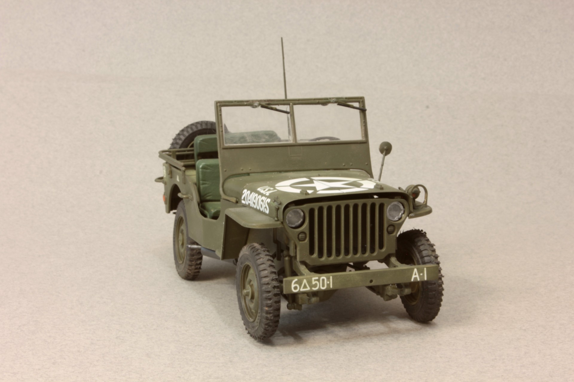 ITALERI 1/24 Scale Willys Jeep MB Model Kit - Build & Paint, For Adults & Hobbyists
