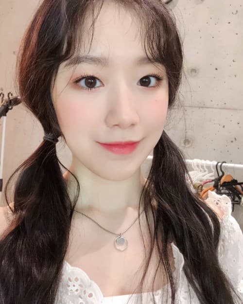 (G)-IDLE-Shuhua 葉舒華.jpg
