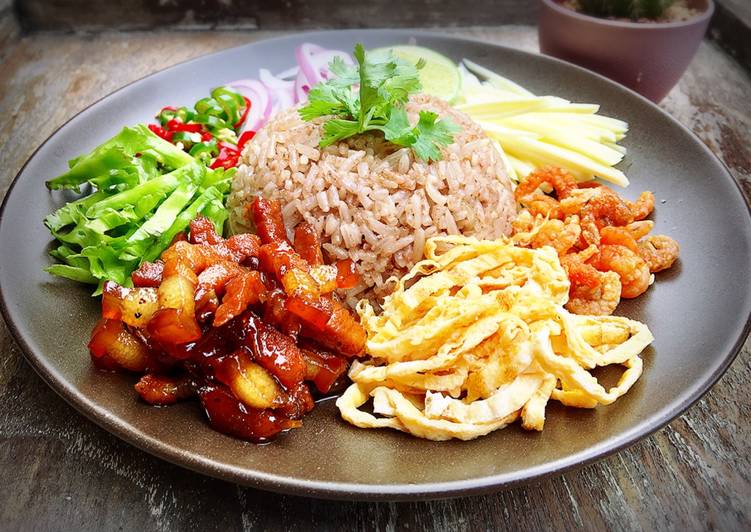 ข้าวคลุกกะปิ 1 จาน กี่แคล? | ข้อมูลโภชนาการ จำนวนแคลอรี่ และสารอาหาร